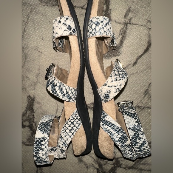Vionic women’s snakeskin print sandal comfort sandal 8 summer beach leather - Picture 5 of 6